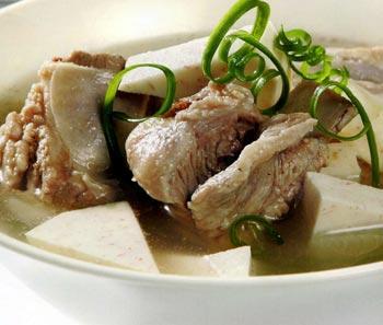 Bí quyết nấu món Canh khoai môn nấu sườn 1055 01 Bí quyết nấu món Canh khoai môn nấu sườn